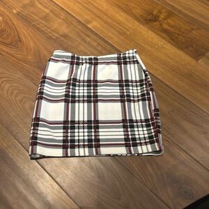 Super cute mini skirt.